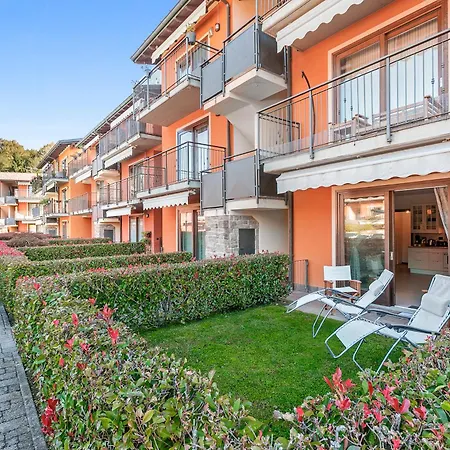 Apartman Blu Oltrelago: Leggiuno Lake Maggiore Apt W/ Shared Pool & Garden - Happy Rentals Leggiuno