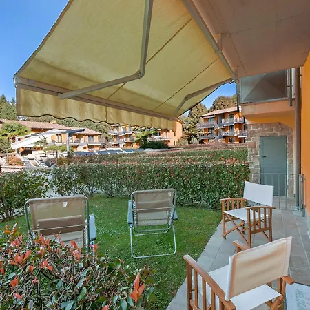 Apartman Blu Oltrelago: Leggiuno Lake Maggiore Apt W/ Shared Pool & Garden - Happy Rentals Leggiuno