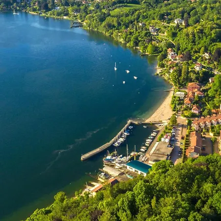 Blu Oltrelago: Leggiuno Lake Maggiore Apt W/ Shared Pool & Garden - Happy Rentals