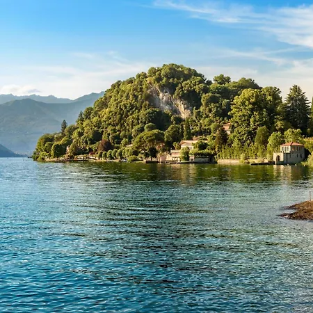 Blu Oltrelago: Leggiuno Lake Maggiore Apt W/ Shared Pool & Garden - Happy Rentals Apartman