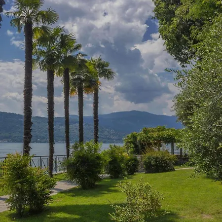 Blu Oltrelago: Leggiuno Lake Maggiore Apt W/ Shared Pool & Garden - Happy Rentals Leggiuno