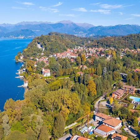 Blu Oltrelago: Maggiore W/ Shared Pool & Garden - Happy Leggiuno