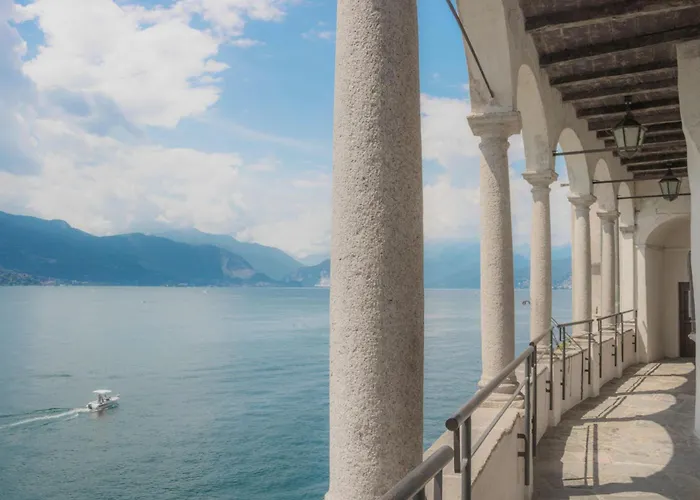 Blu Oltrelago Pool & - Happy