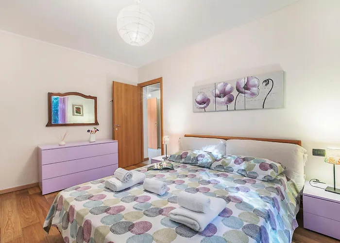 Blu Oltrelago Pool & - Happy