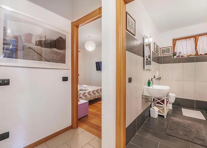 Blu Oltrelago Pool & - Happy