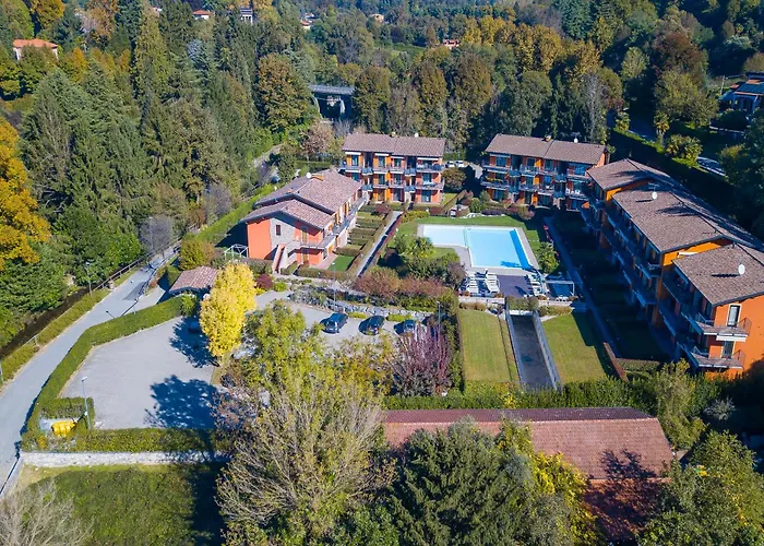 Blu Oltrelago Pool & - Happy